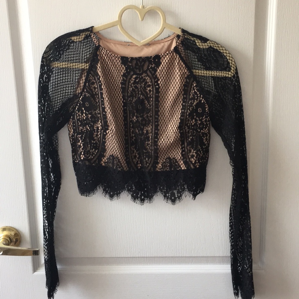 Cropped lace blouse 🌟⚡️🌟